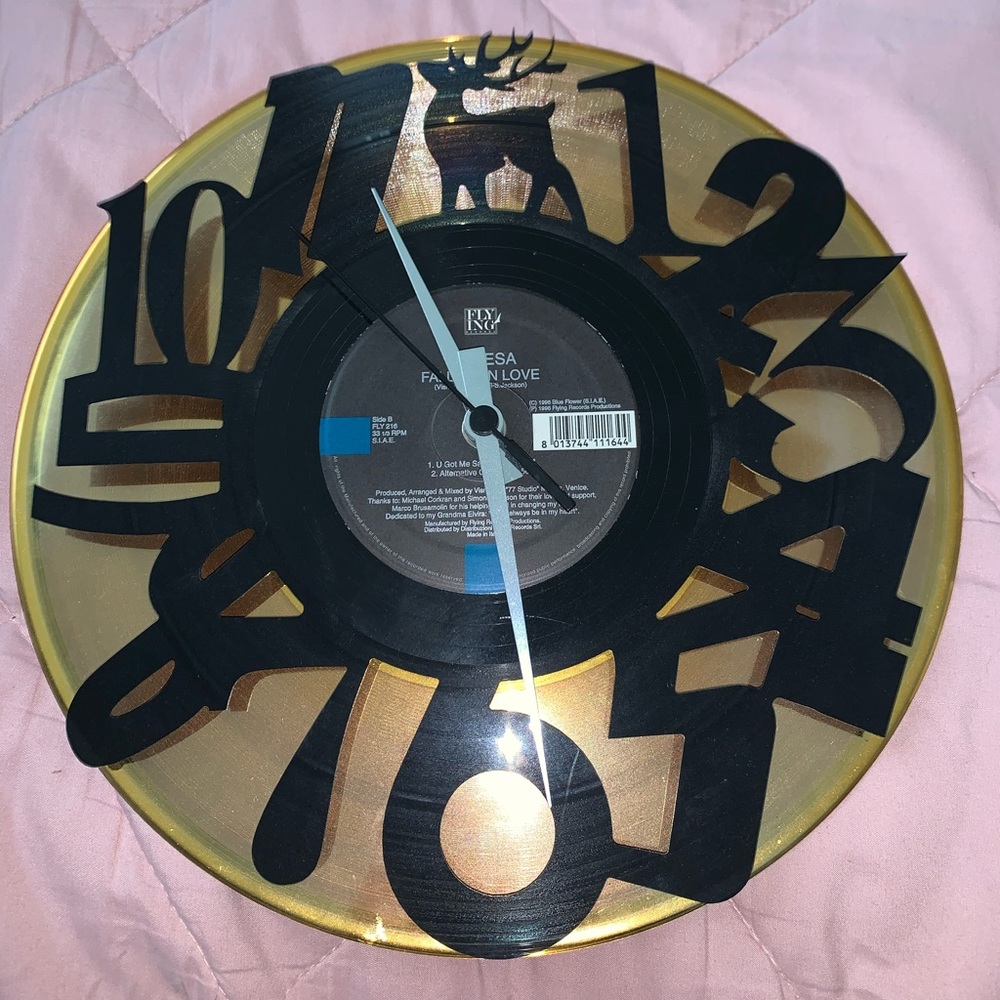 Recycled vinyl Wall Clock